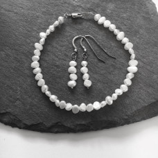 PEARL BRACELET AND EARRINGS